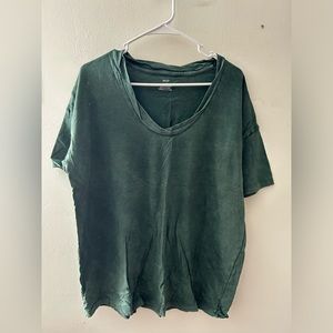 Women’s aerie scoop neck t-shirt size large green